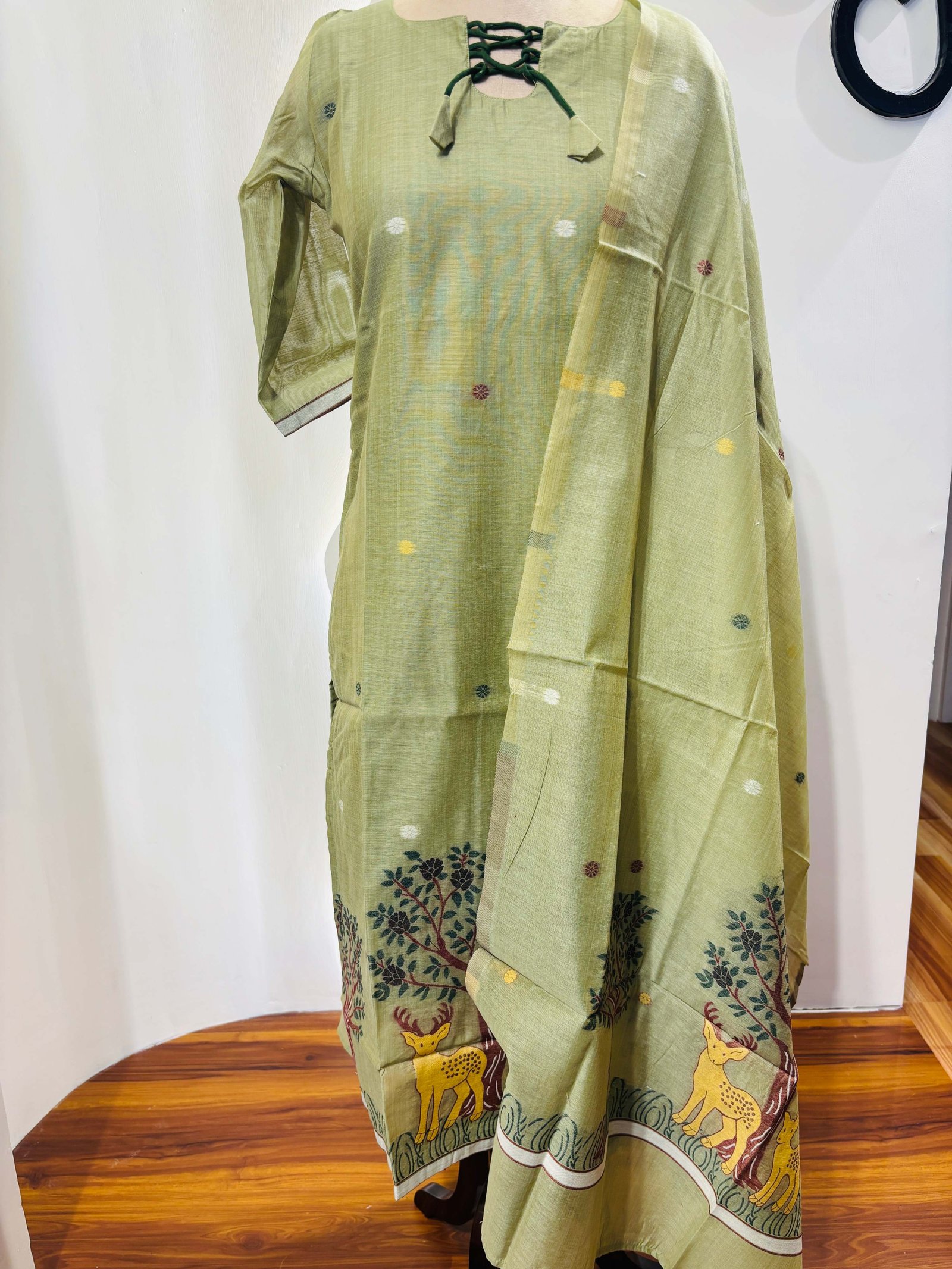 Solai (Top and Shawl)