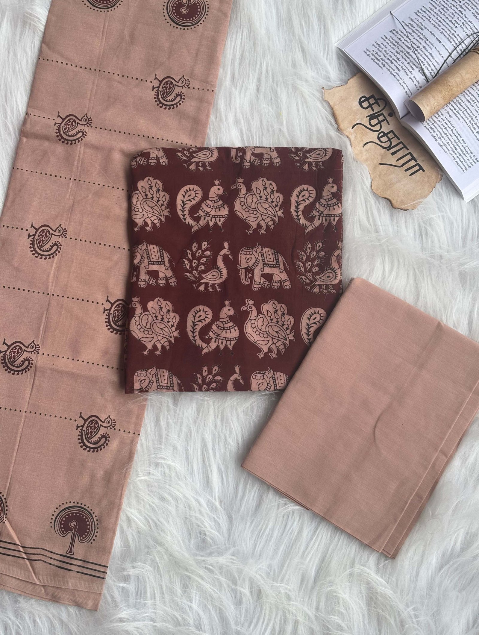Vanna Mayil Salwar Set (Unstitched)