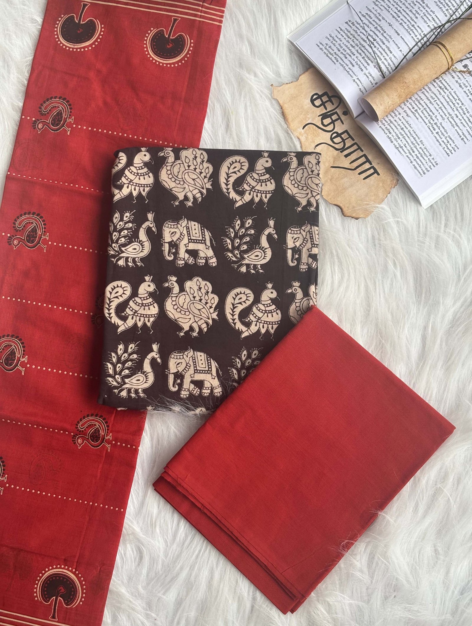 Vanna Mayil Salwar Set (Unstitched)